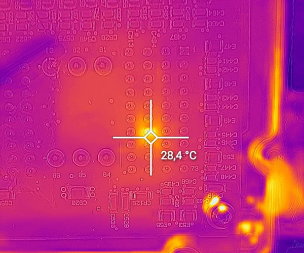 Analiza elektroniki - obraz z kamery FLIR
